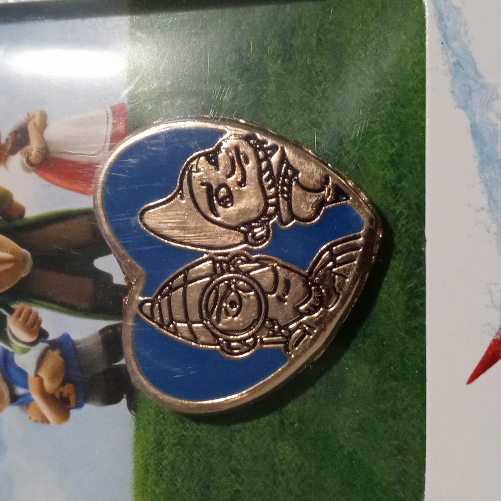 New SHERLOCK GNOMES 2018 Variety Club Heart Lapel Pin